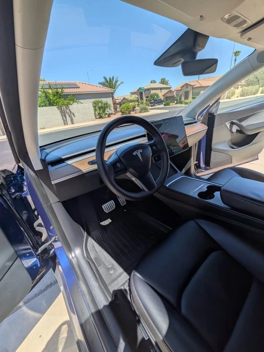2022 Tesla Model Y - Image 6 of 10