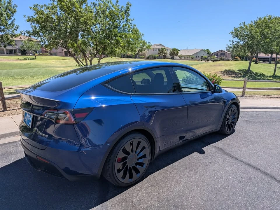 2022 Tesla Model Y - Image 4 of 10