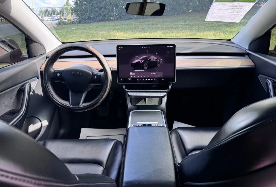 2022 Tesla Model Y - Image 7 of 11