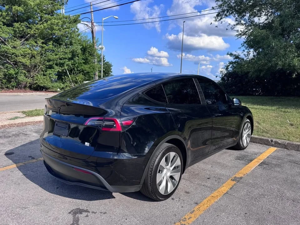 2022 Tesla Model Y - Image 4 of 11