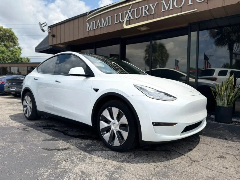 2022 Tesla Model Y - Image 2 of 15