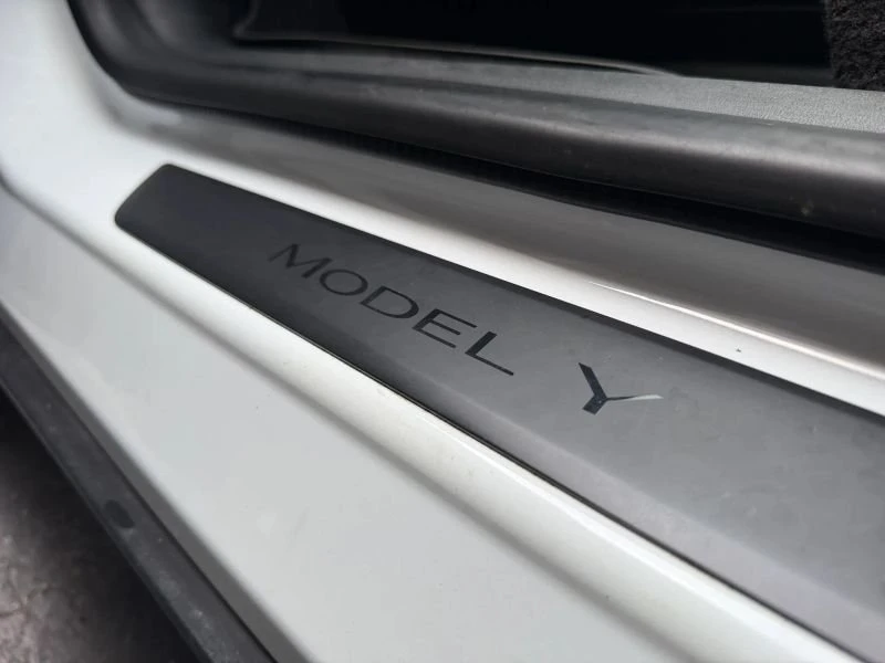 2022 Tesla Model Y - Image 15 of 15