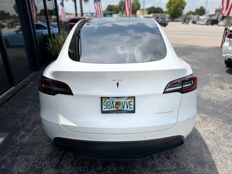 2022 Tesla Model Y - Image 5 of 15