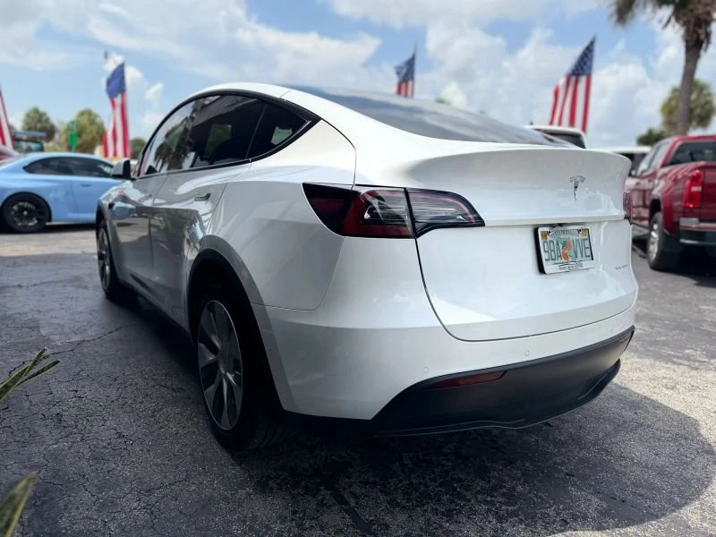 2022 Tesla Model Y - Image 4 of 15