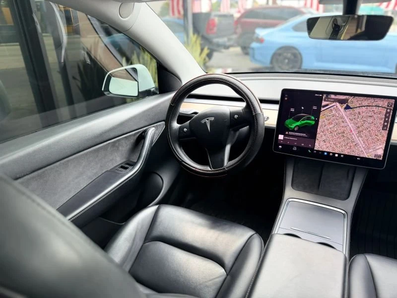 2022 Tesla Model Y - Image 12 of 15
