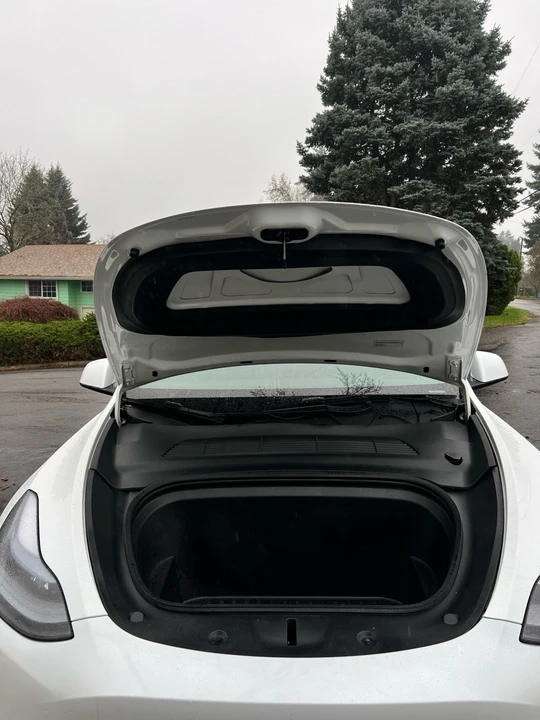 2022 Tesla Model Y - Image 9 of 18