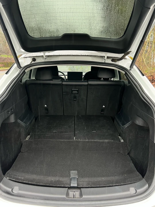 2022 Tesla Model Y - Image 14 of 18