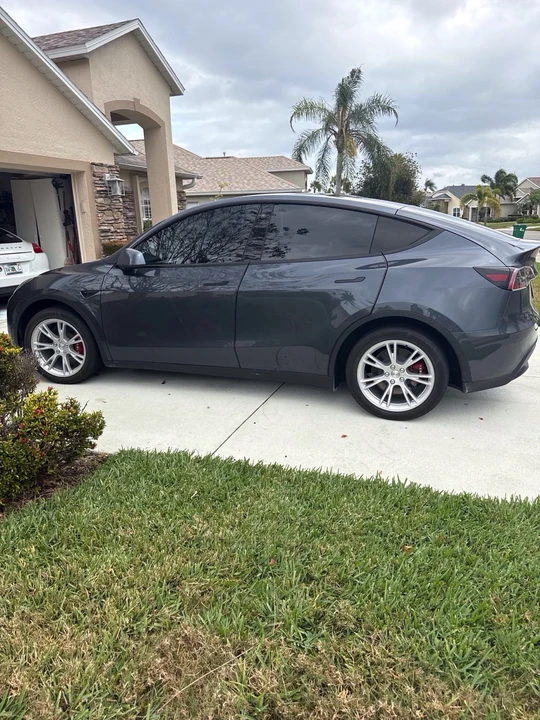 2022 Tesla Model Y - Image 7 of 9