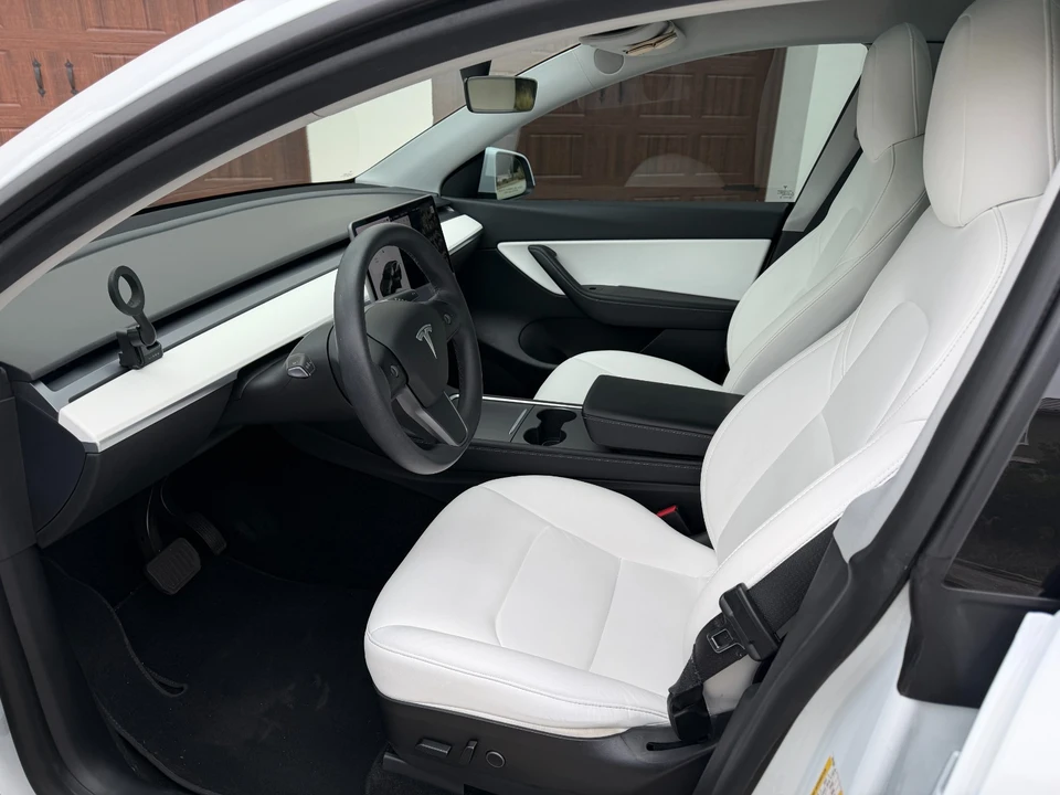 2022 Tesla Model Y - Image 9 of 11