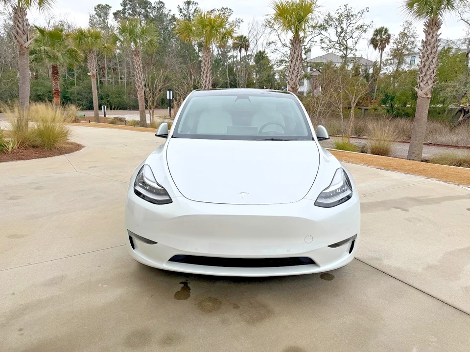 2022 Tesla Model Y - Image 3 of 11