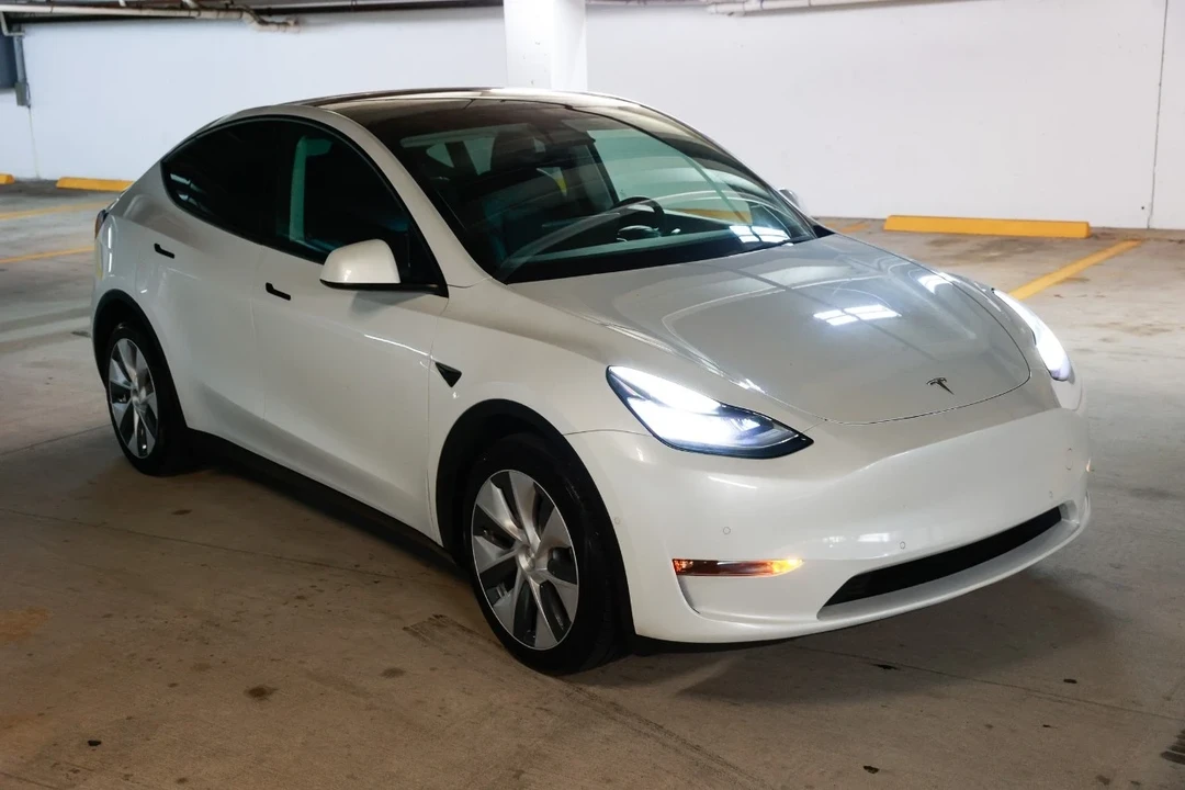 2022 Tesla Model Y - Image 15 of 21