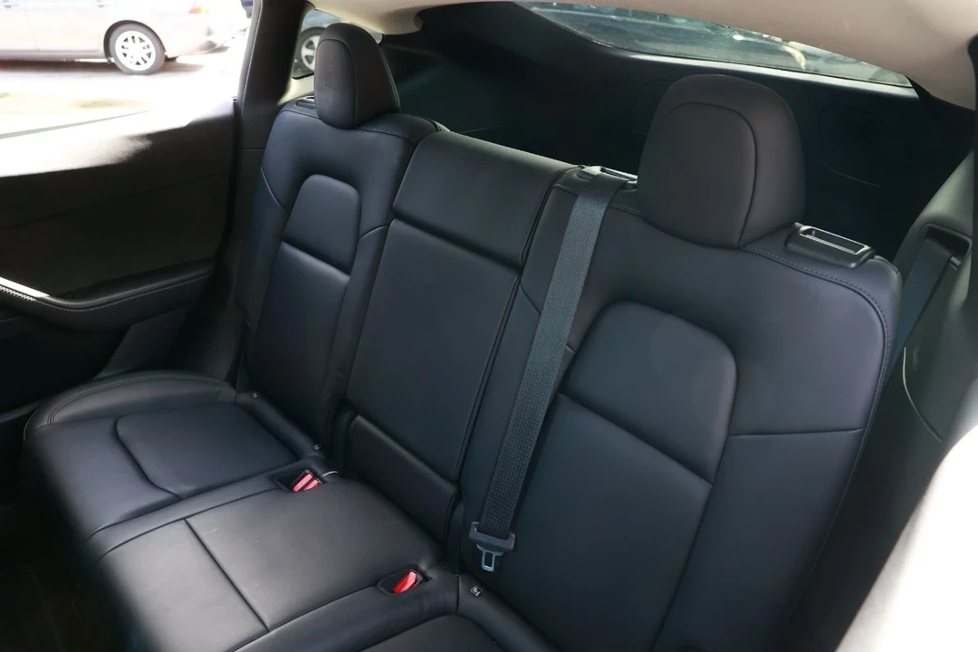 2022 Tesla Model Y - Image 10 of 21