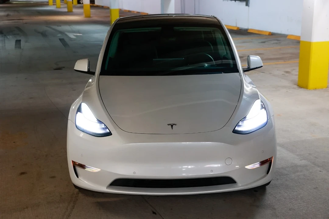 2022 Tesla Model Y - Image 19 of 21