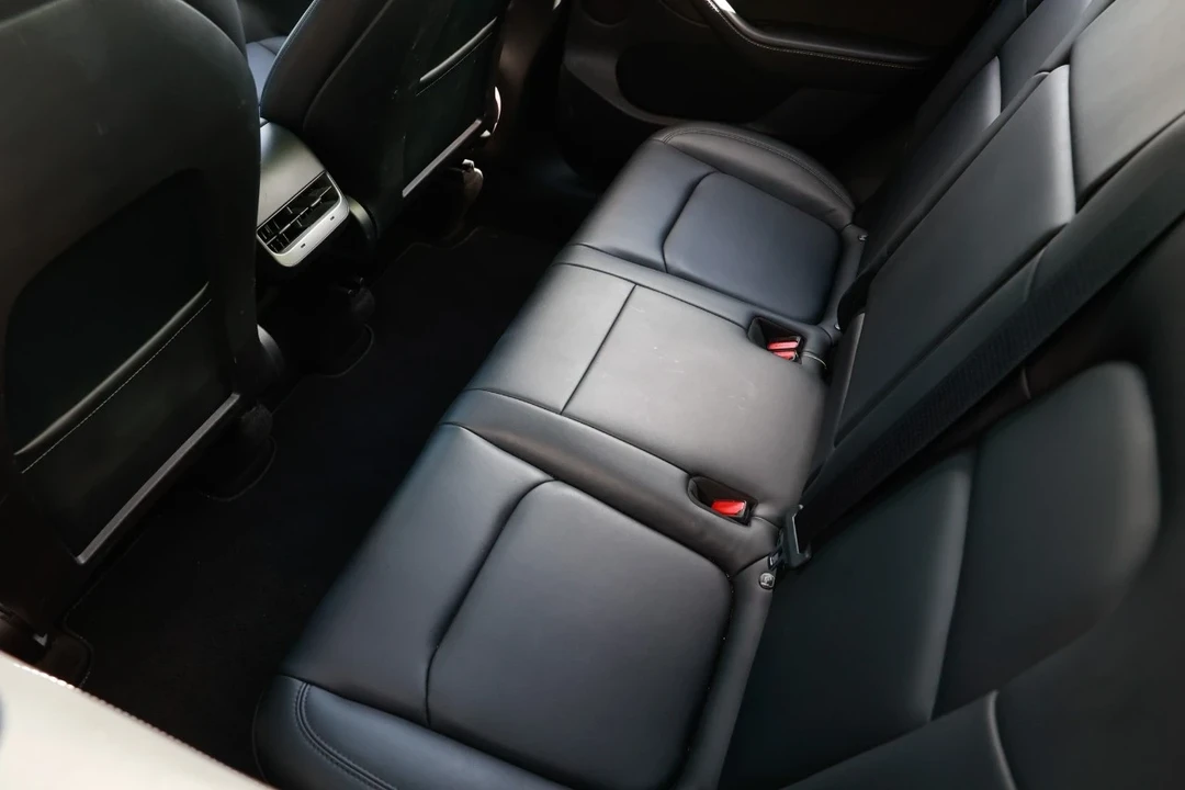 2022 Tesla Model Y - Image 8 of 21
