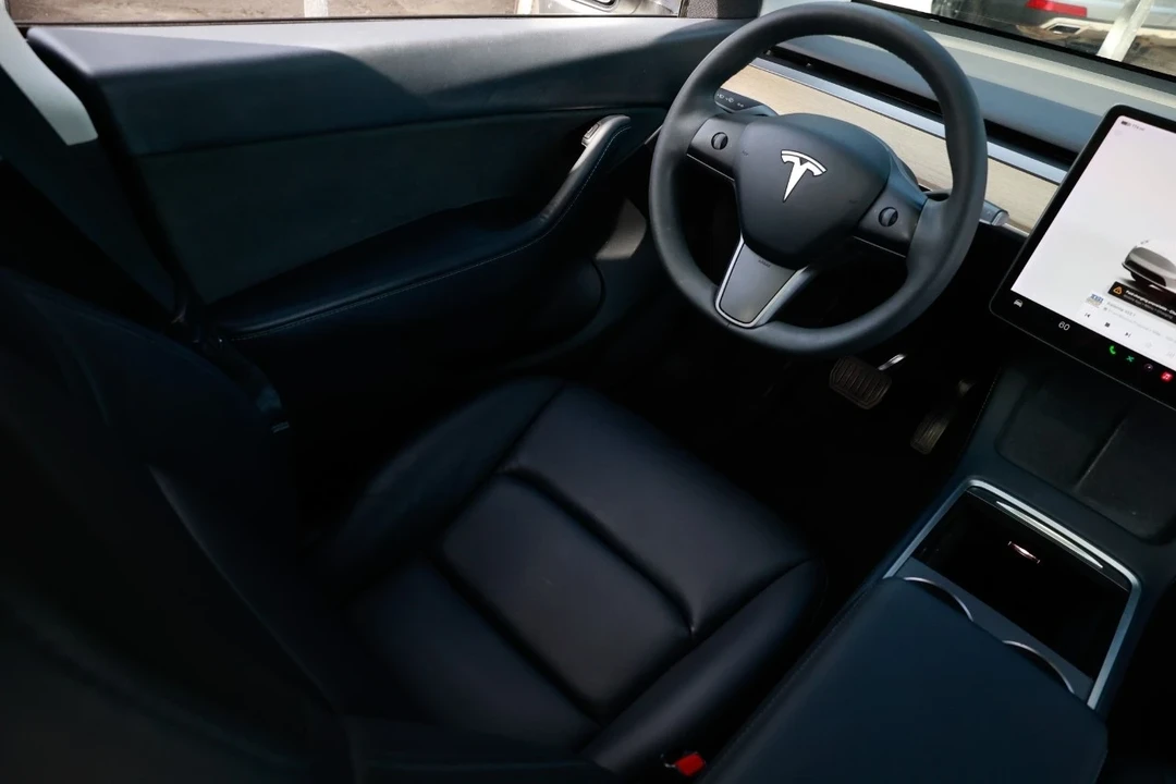 2022 Tesla Model Y - Image 20 of 21