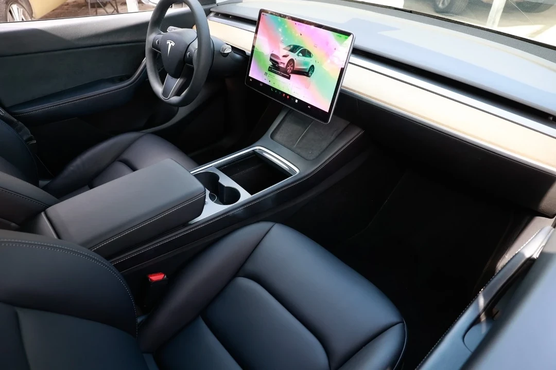 2022 Tesla Model Y - Image 18 of 21