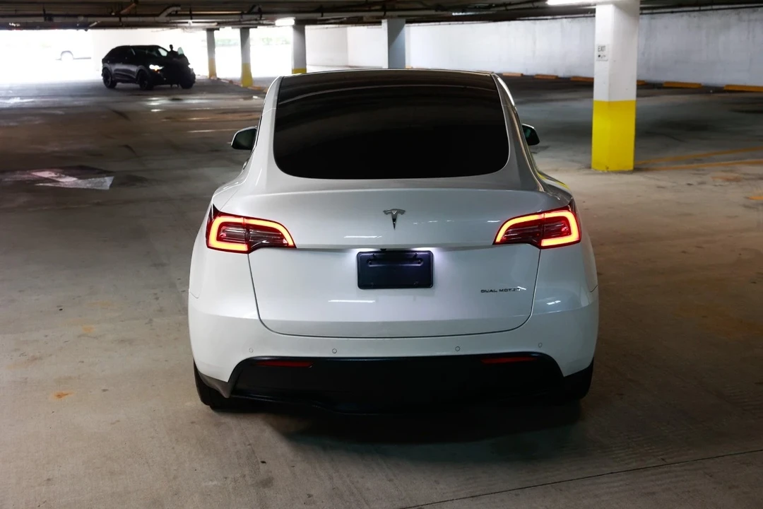 2022 Tesla Model Y - Image 9 of 21