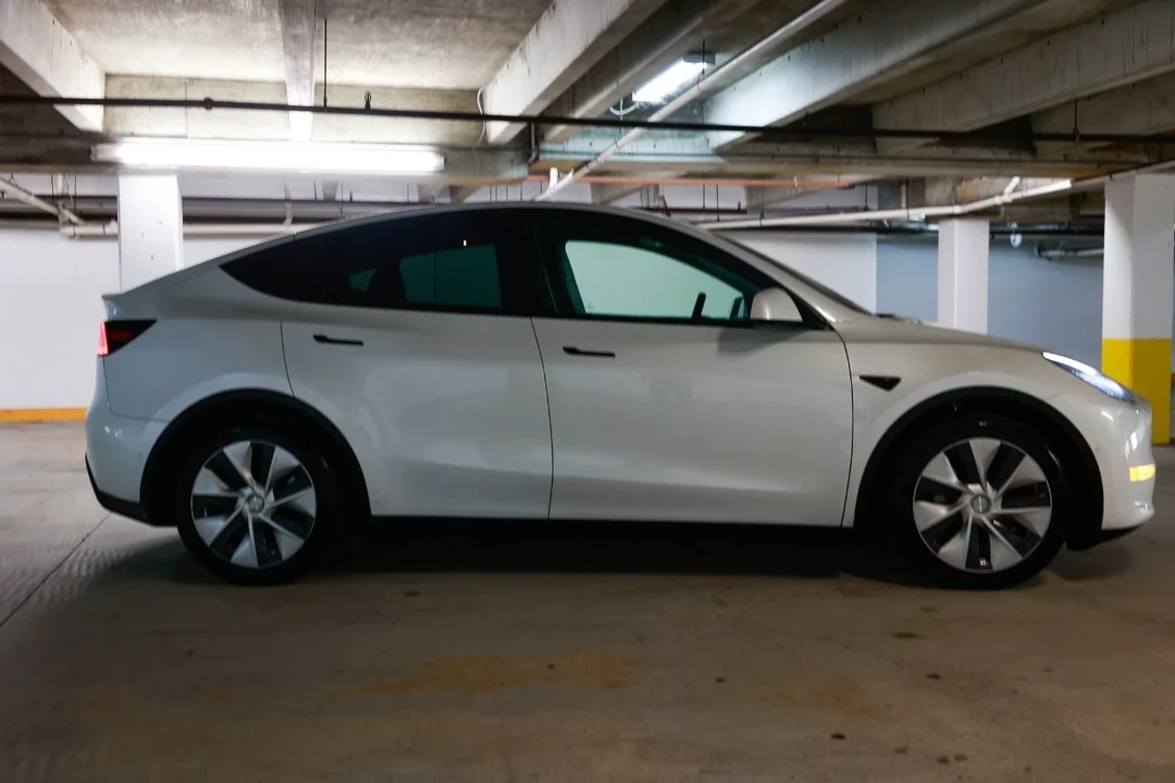 2022 Tesla Model Y - Image 13 of 21