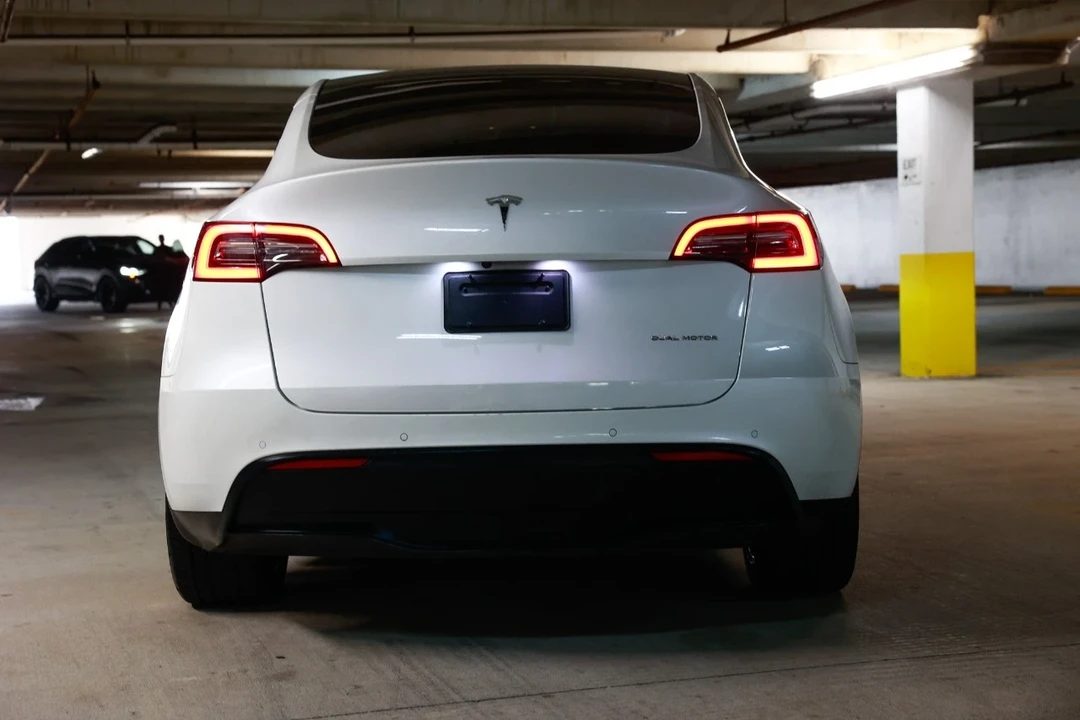2022 Tesla Model Y - Image 7 of 21