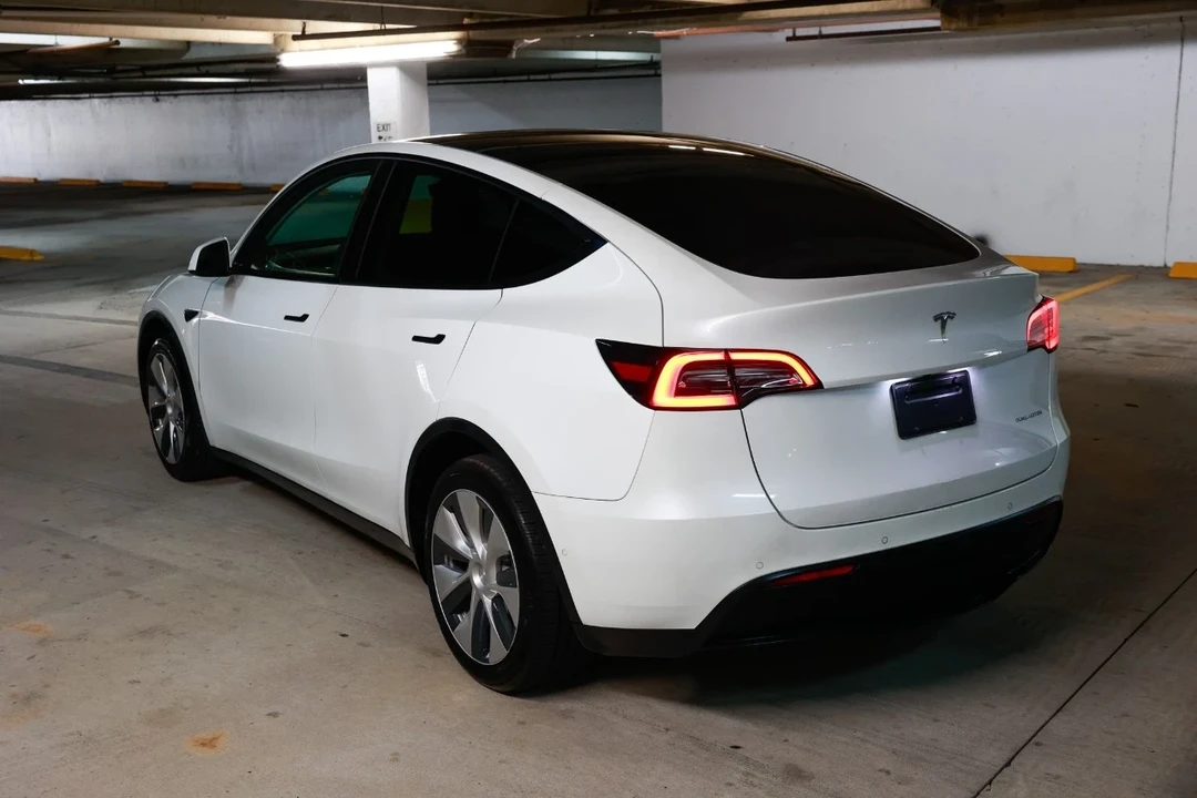 2022 Tesla Model Y - Image 5 of 21