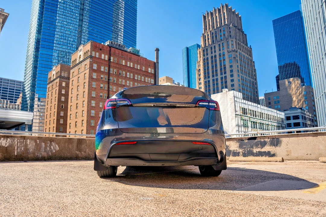 2022 Tesla Model Y - Image 17 of 21