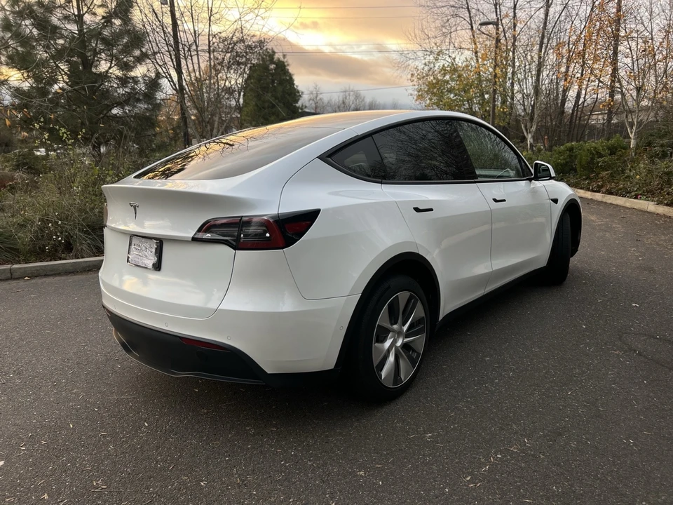 2022 Tesla Model Y - Image 3 of 20
