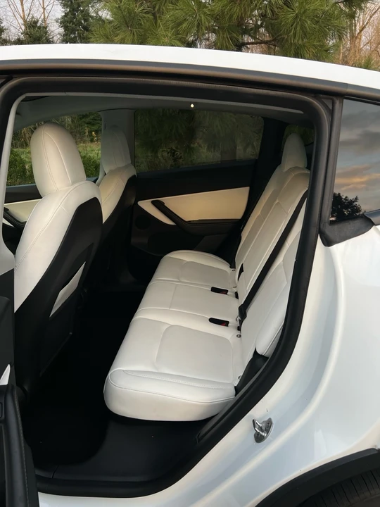 2022 Tesla Model Y - Image 11 of 20