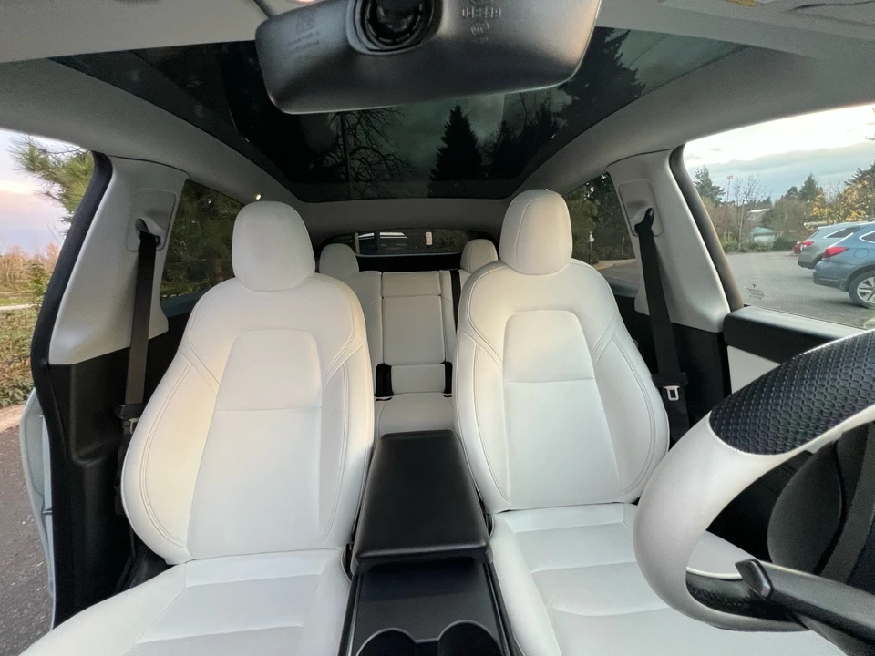 2022 Tesla Model Y - Image 15 of 20