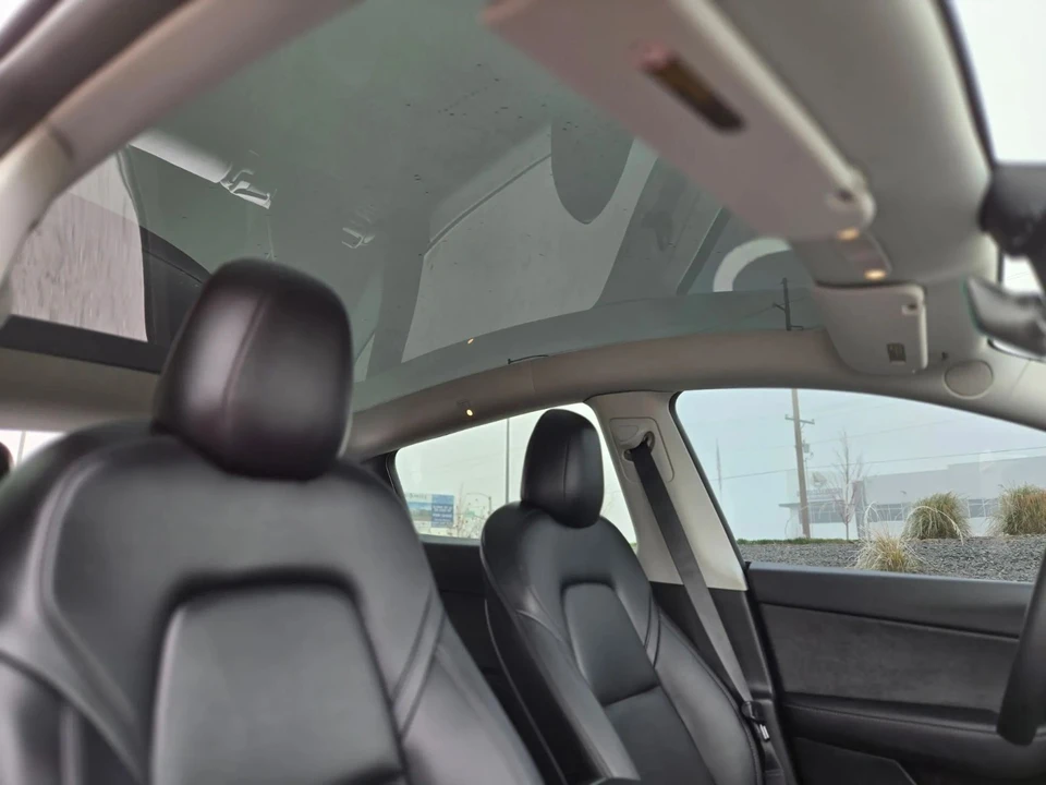 2022 Tesla Model Y - Image 8 of 14