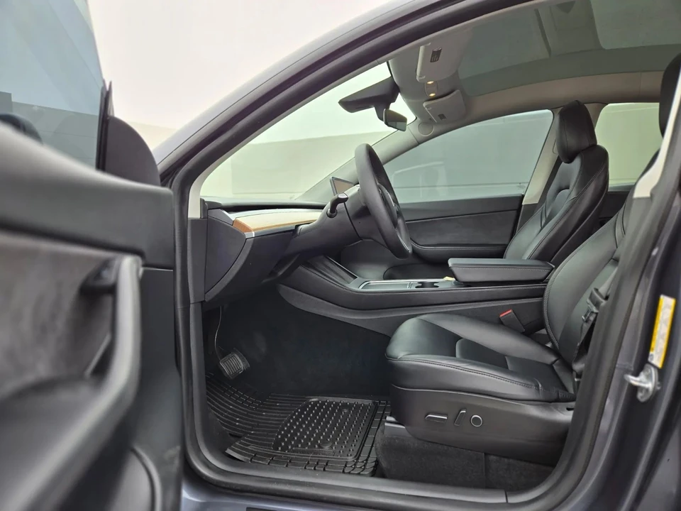 2022 Tesla Model Y - Image 11 of 14