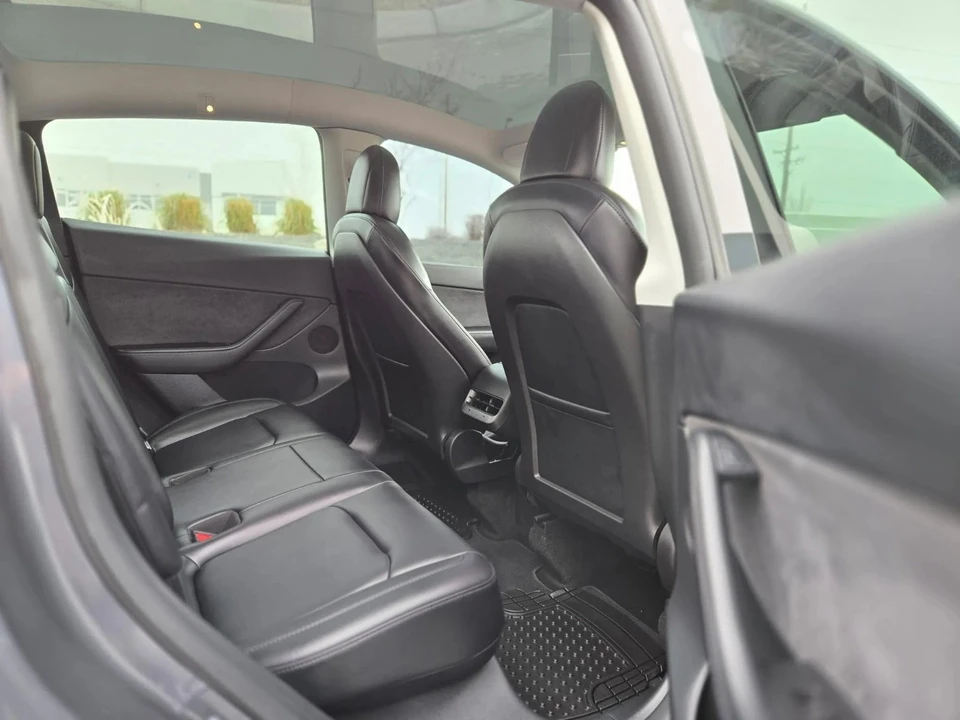 2022 Tesla Model Y - Image 9 of 14