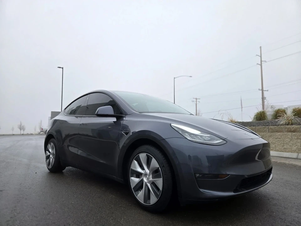 2022 Tesla Model Y - Image 2 of 14