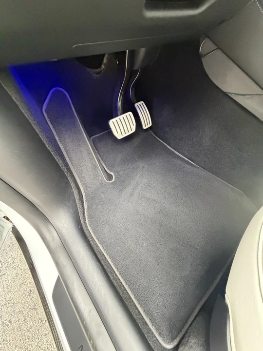2022 Tesla Model Y - Image 13 of 16