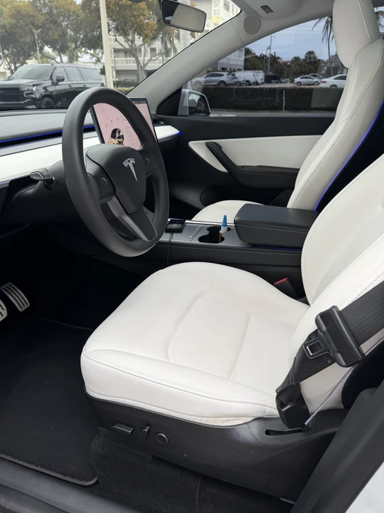 2022 Tesla Model Y - Image 15 of 16
