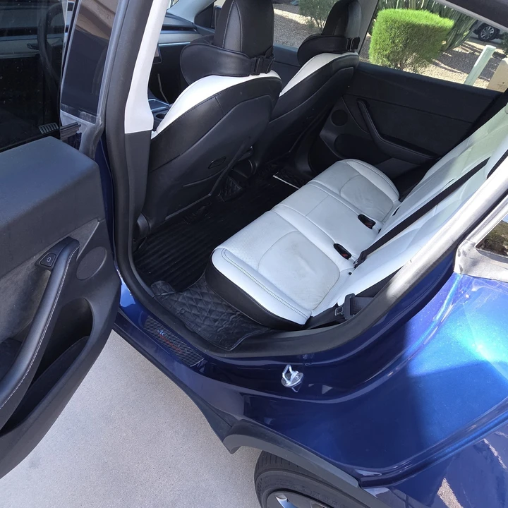 2022 Tesla Model Y - Image 12 of 13