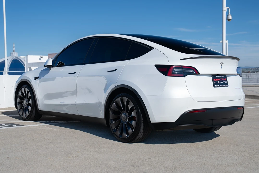 2022 Tesla Model Y - Image 10 of 21