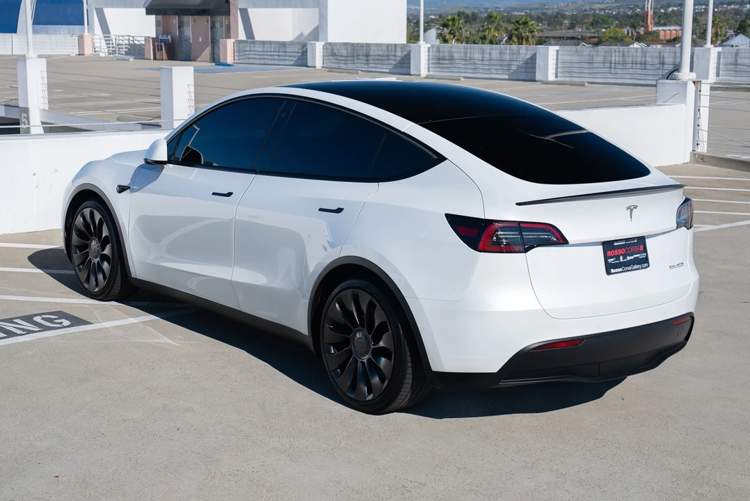2022 Tesla Model Y - Image 11 of 21