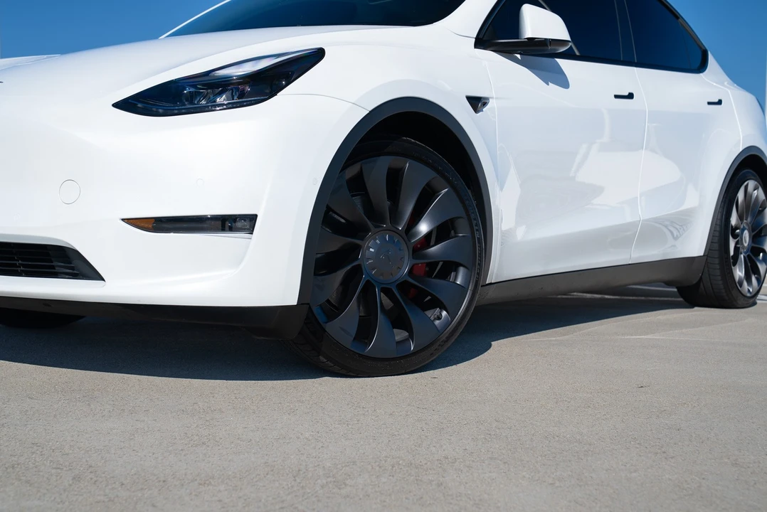 2022 Tesla Model Y - Image 3 of 21