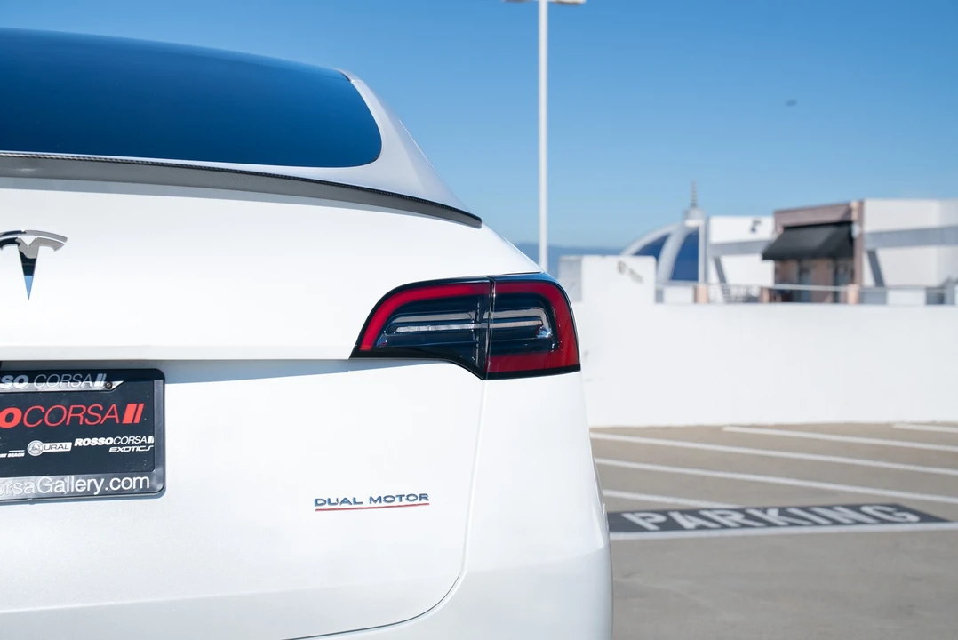 2022 Tesla Model Y - Image 15 of 21