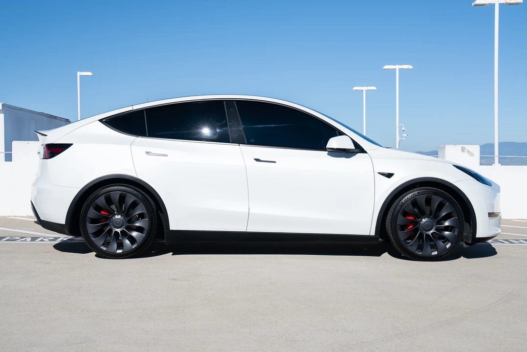 2022 Tesla Model Y - Image 18 of 21