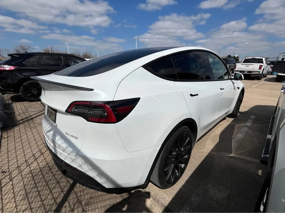 2022 Tesla Model Y - Image 4 of 6