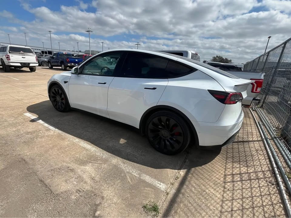 2022 Tesla Model Y - Image 3 of 6