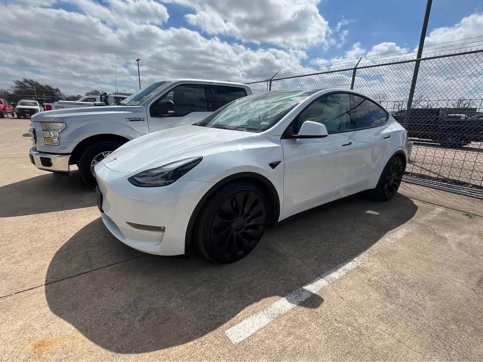 2022 Tesla Model Y - Image 2 of 6