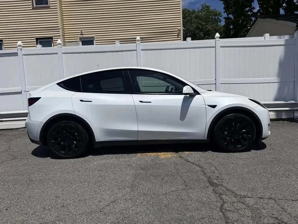 2022 Tesla Model Y - Image 8 of 15