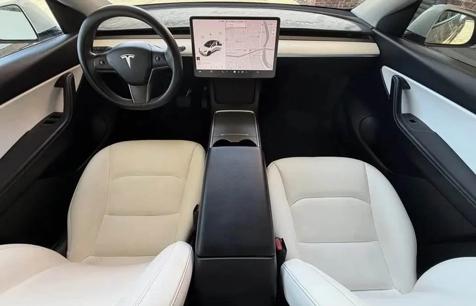 2022 Tesla Model Y - Image 9 of 15