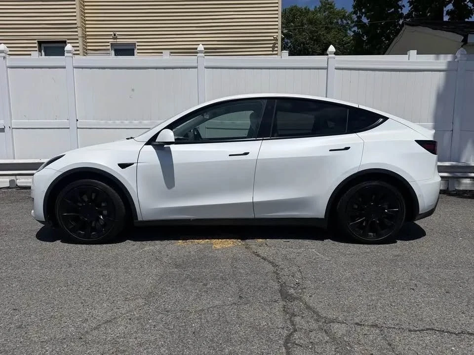 2022 Tesla Model Y - Image 4 of 15