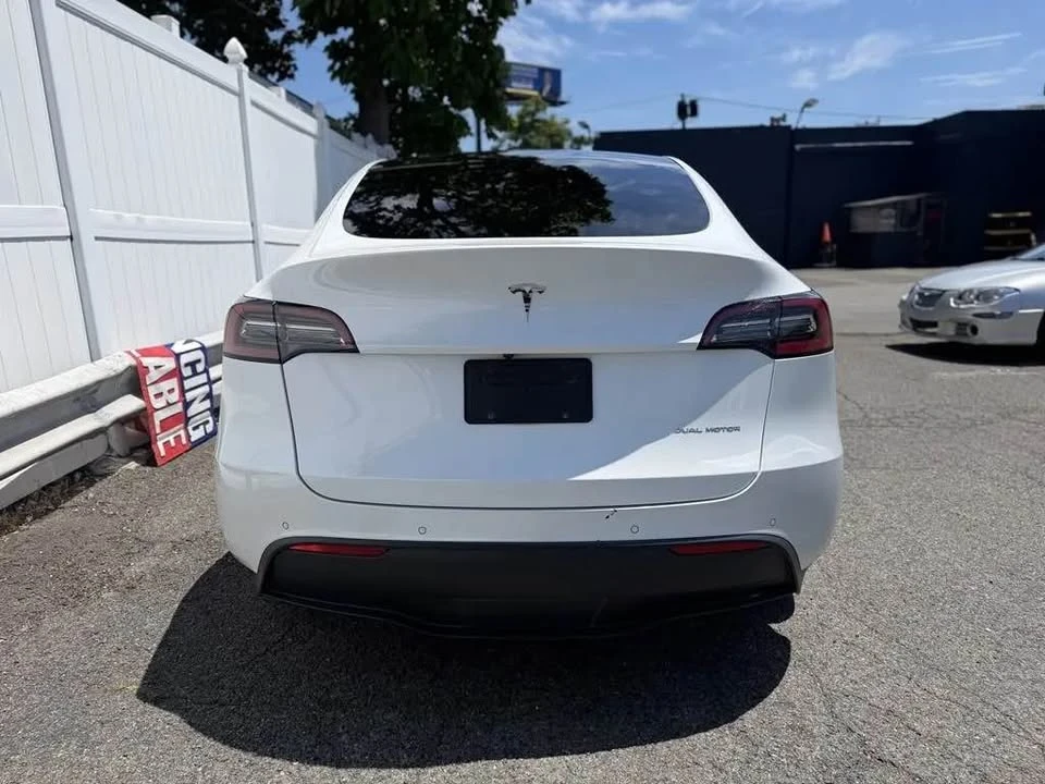 2022 Tesla Model Y - Image 6 of 15