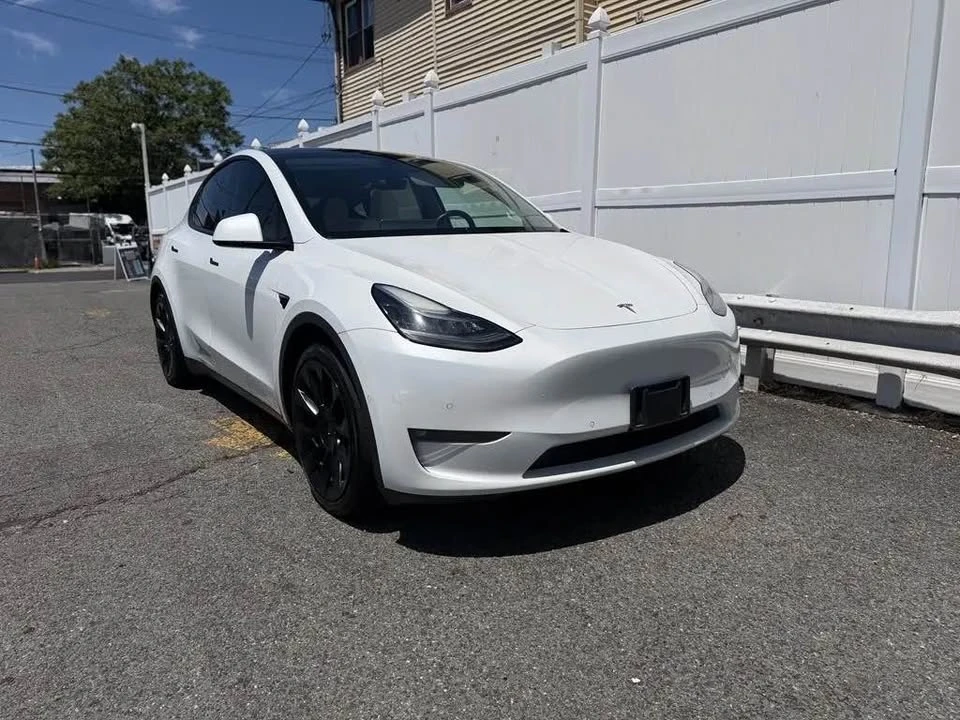 2022 Tesla Model Y - Image 3 of 15