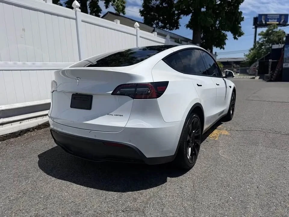 2022 Tesla Model Y - Image 7 of 15