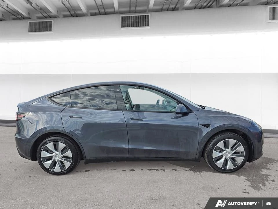 2022 Tesla Model Y - Image 2 of 19